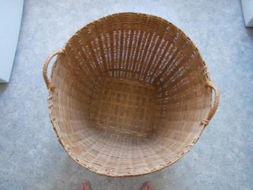 Panier/ Manne en osier. beschikbaar voor biedingen