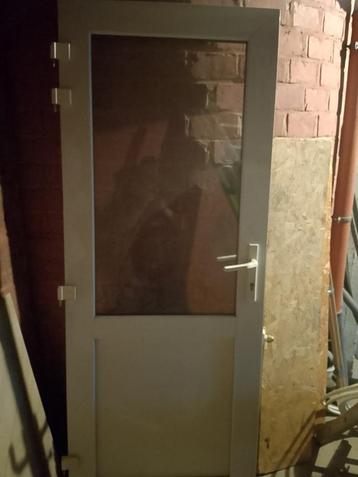 PVC-deur van 100 euro - 88x203 beschikbaar voor biedingen