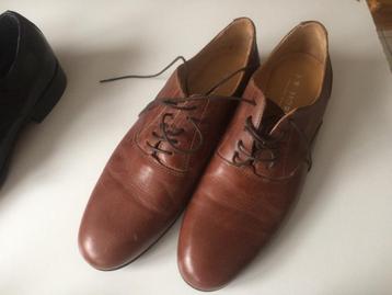 Chaussures neuves en cuir pour homme (pointure 42)