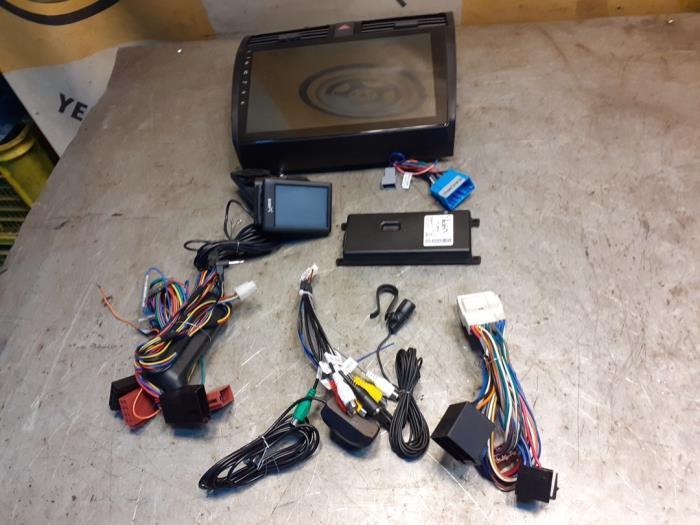 Display Multi Media regelunit van een Suzuki Swift, Auto-onderdelen, Elektronica en Kabels, Suzuki, Gebruikt, 3 maanden garantie