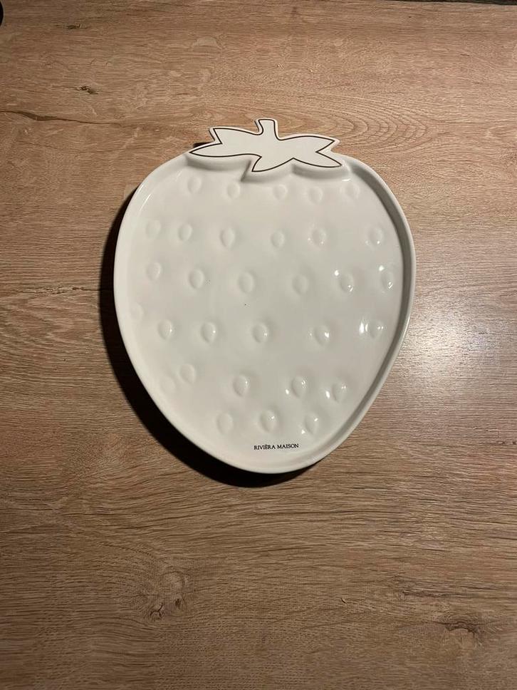 Dienblad gesigneerd Riviera Maison NEUF - vorm aardbei, Huis en Inrichting, Keuken | Servies, Nieuw, Overige typen, Effen, Porselein