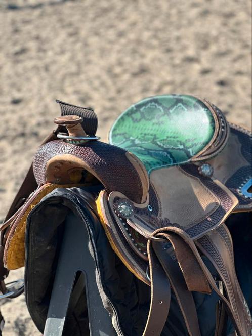 Western zadel met alle toebehoren, Dieren en Toebehoren, Paarden en Pony's | Zadels, Zo goed als nieuw, Western, Ophalen