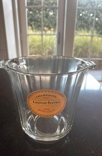 Ijsemmer Laurent Perrier beschikbaar voor biedingen