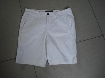 Abercrombie & Fitch witte short, jongens/heren. mt 28 beschikbaar voor biedingen