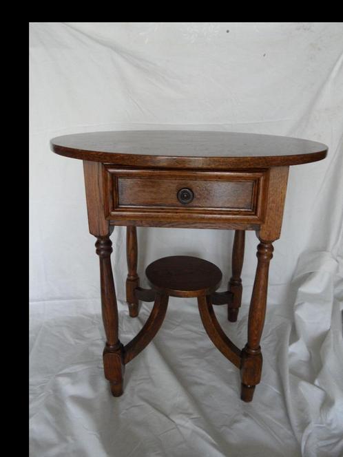 Eiken houten tafeltje met lade., Antiek en Kunst, Curiosa en Brocante, Ophalen