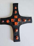 vintage keramiek kruisbeeld (2 verschillende), Ophalen of Verzenden, Zo goed als nieuw, Overige typen, Christendom | Katholiek