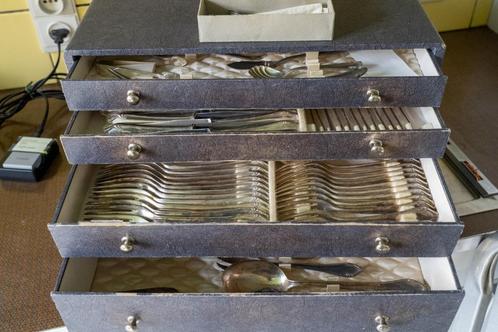 Volledige set verzilverd bestek - 136 stuks, Antiek en Kunst, Antiek | Bestek, Ophalen