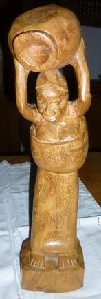 Sculpture en bois africain : La porteuse d'eau, Antiek en Kunst, Kunst | Beelden en Houtsnijwerken, Ophalen of Verzenden