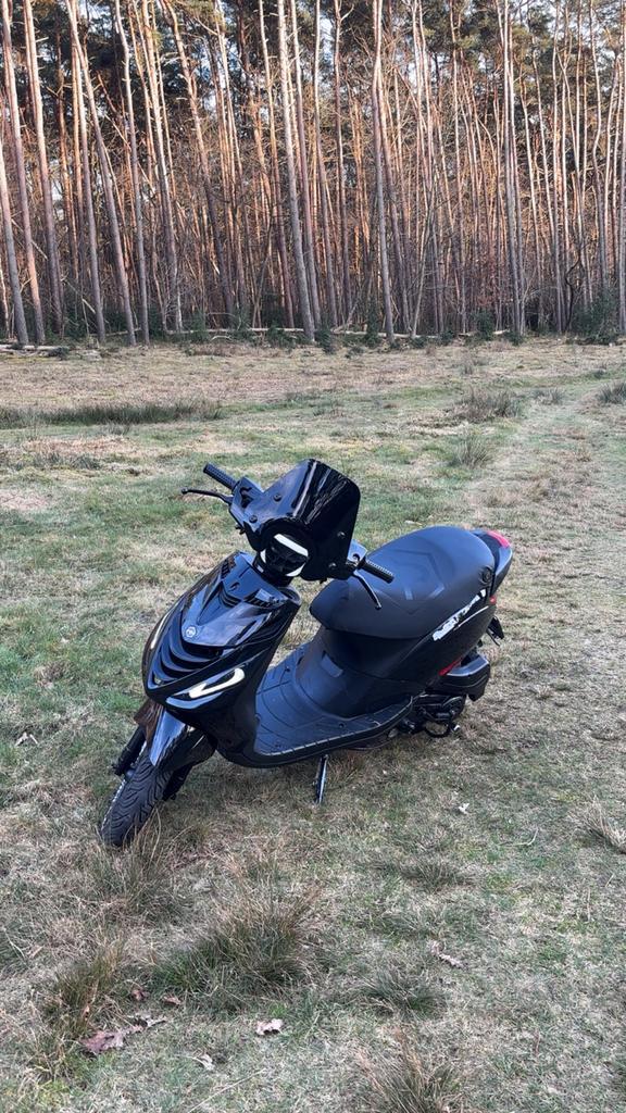 Piaggio sp zip 50cc A klasse met turbokit uitlaat, windschrm, Vélos & Vélomoteurs, Scooters | Piaggio, Utilisé, Zip, Classe A (25 km/h)