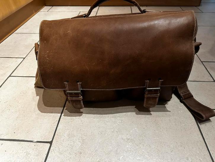 Aktetas rundleer Aunts&Uncles, Bijoux, Sacs & Beauté, Sacs | Cartables, Comme neuf, Porte-documents ou Cartable, Brun, Cuir, Enlèvement