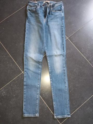 Jeans broek  beschikbaar voor biedingen