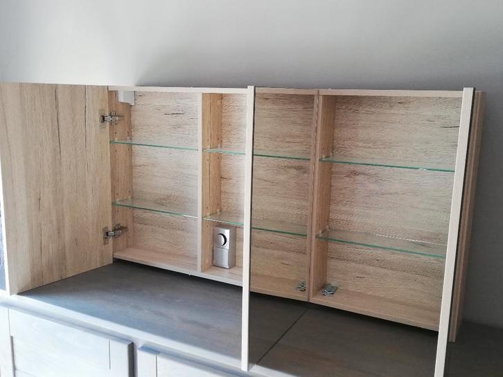 Meuble de SDB moderne neuf (3 portes miroir), Huis en Inrichting, Badkamer | Badkamermeubels, Nieuw, Wastafelkast, Ophalen