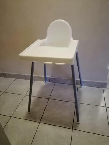 Eetstoel  beschikbaar voor biedingen
