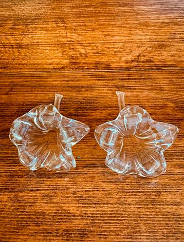 2 decoratieve bloemen van geblazen glas beschikbaar voor biedingen