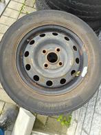 winterbanden met velgen wieldeksels en ketting, Auto-onderdelen, Banden en Velgen, Ophalen, Gebruikt, 155 mm, Winterbanden