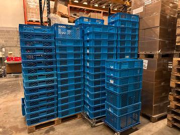 Kunststof kratten geschikt voor voeding beschikbaar voor biedingen