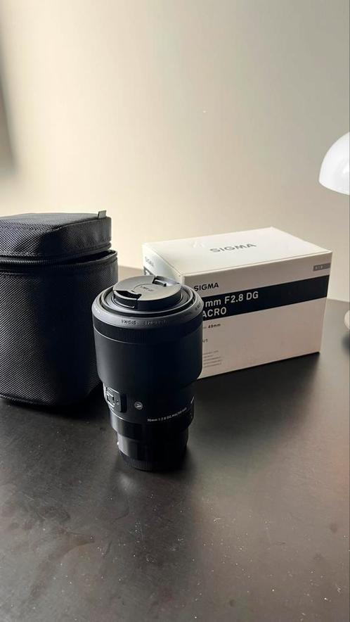 Sigma 70mm F2.8 DG Macro, Audio, Tv en Foto, Foto | Lenzen en Objectieven, Zo goed als nieuw, Macrolens, Ophalen