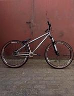 Dirtjumper, Enlèvement, Comme neuf