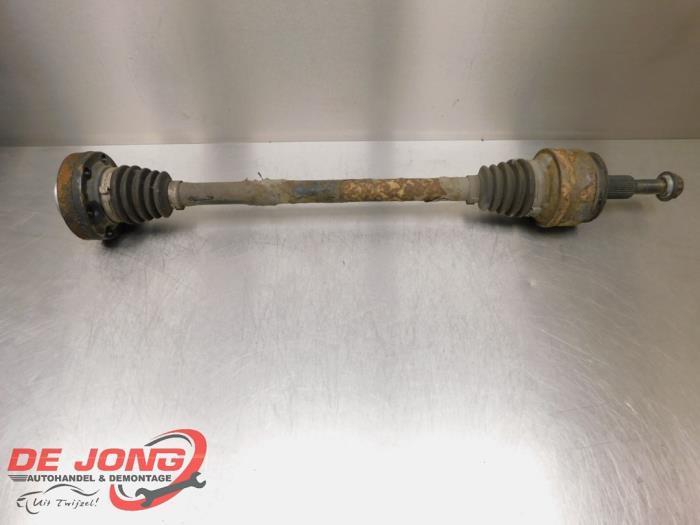 Aandrijfas links-achter van een Volkswagen Touareg, Auto-onderdelen, Remmen en Aandrijving, Volkswagen, Gebruikt, 3 maanden garantie