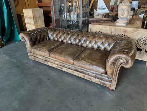Unieke Chesterfield Bank Cognac uit Kurhaus Scheveningen, Huis en Inrichting, Zetels | Zetels, Gebruikt, Rechte bank, Vierpersoons of meer