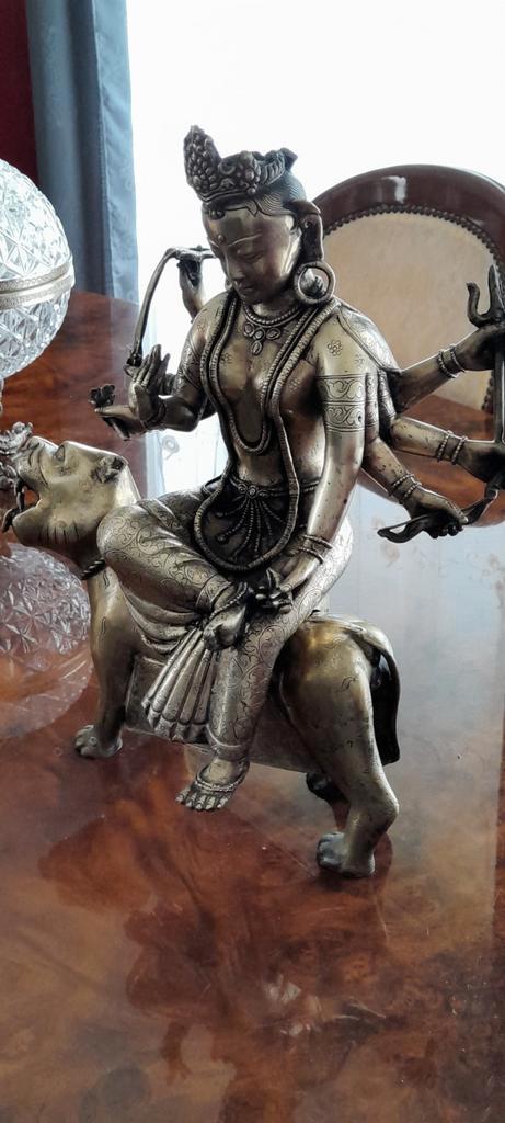 Prachtige oude verguld bronzen zeldzame godin op tijger, Antiek en Kunst, Antiek | Brons en Koper, Brons, Ophalen of Verzenden