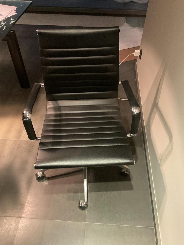 Design Bureaustoel met lage rugleuning, Huis en Inrichting, Bureaustoelen, Zo goed als nieuw, Bureaustoel, Zwart, Ergonomisch