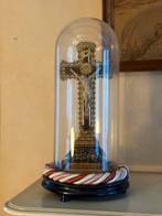 Antiek Kruisbeeld onder stolp, Antiek en Kunst, Ophalen