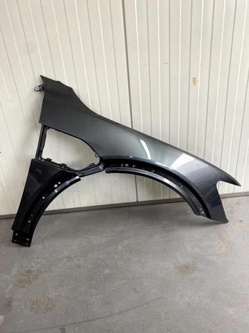 fender E-tron right 4KE821022C beschikbaar voor biedingen