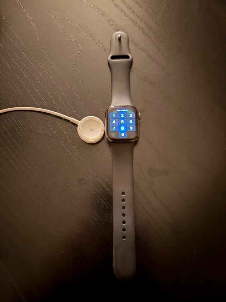 Apple iwatch 6 gps 40mm, Bijoux, Sacs & Beauté, Montres connectées, GPS, Enlèvement