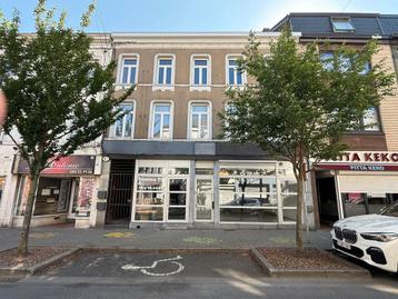 Maison à vendre à La Louvière, 1 chambre beschikbaar voor biedingen