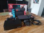 Nintendo Switch (2017) + hoesje, Games en Spelcomputers, Ophalen, Zo goed als nieuw, Met 2 controllers, Switch Original