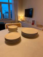 18-delige serviesset, Huis en Inrichting, Keuken | Servies, Ophalen, Zo goed als nieuw, Effen, Compleet servies