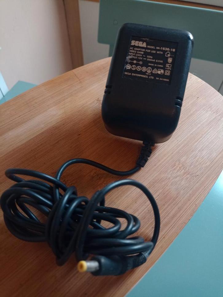 Sega Mega Drive 2 voeding origineel, Audio, Tv en Foto, Opladers, Gebruikt, Verzenden