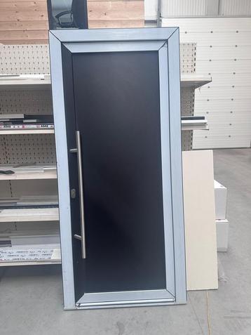 NIEUWE Inkomdeur 102cmx224cm ZWARTE kleur - Kommerling beschikbaar voor biedingen