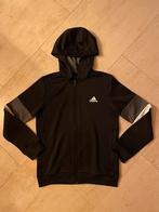 Zwarte gilet met kap Adidas maat 152, Kinderen en Baby's, Adidas, Sport- of Zwemkleding, Ophalen of Verzenden, Zo goed als nieuw