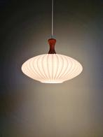 Suspension scandinave en teck et opaline blanche, 1960, Enlèvement ou Envoi