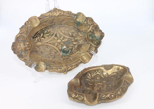 Deux coupelles en cuivre ancien : un décoré d'angelots, Antiquités & Art, Antiquités | Bronze & Cuivre, Cuivre, Enlèvement ou Envoi