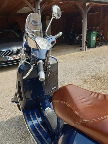 Vespa GTS 300 te koop., Fietsen en Brommers, Ophalen, Zo goed als nieuw