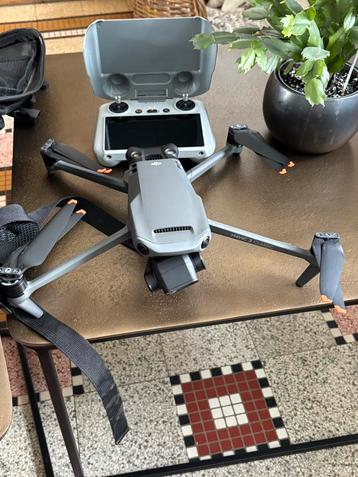 Drone Dji mavic 3 classic avec rc2 avec garantie, Enlèvement, Comme neuf