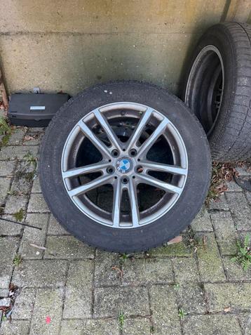 Originele bmw 17 inch velgen met winterbanden beschikbaar voor biedingen