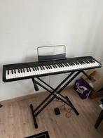 Piano full size met stand en pedaal, Muziek en Instrumenten, Keyboards, Ophalen, Zo goed als nieuw