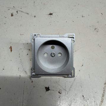 Niko afwerkingsplaten zilver beschikbaar voor biedingen