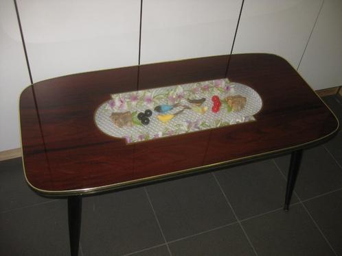 Rétro - Table basse française marron avec incrustation d'ois, Antiquités & Art, Antiquités | Meubles | Tables, Enlèvement ou Envoi