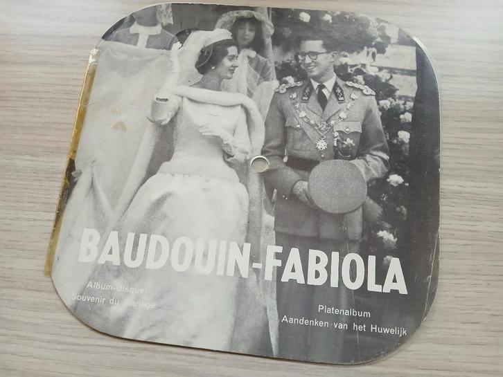 Hoes platenalbum huwelijk boudewijn & fabiola (leeg), Verzamelen, Koningshuis en Royalty, Gebruikt, Kaart, Foto of Prent, Verzenden