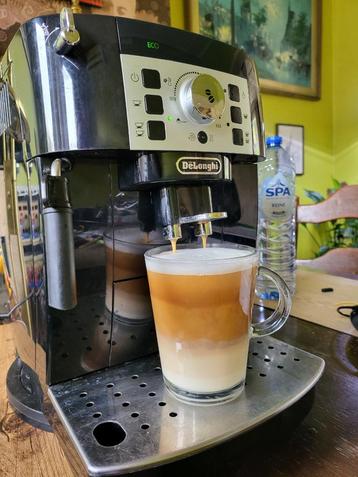 DeLonghi Magnifica S ( Machine à café ), Machine à espresso, Tuyau à Vapeur, Café en grains, Enlèvement