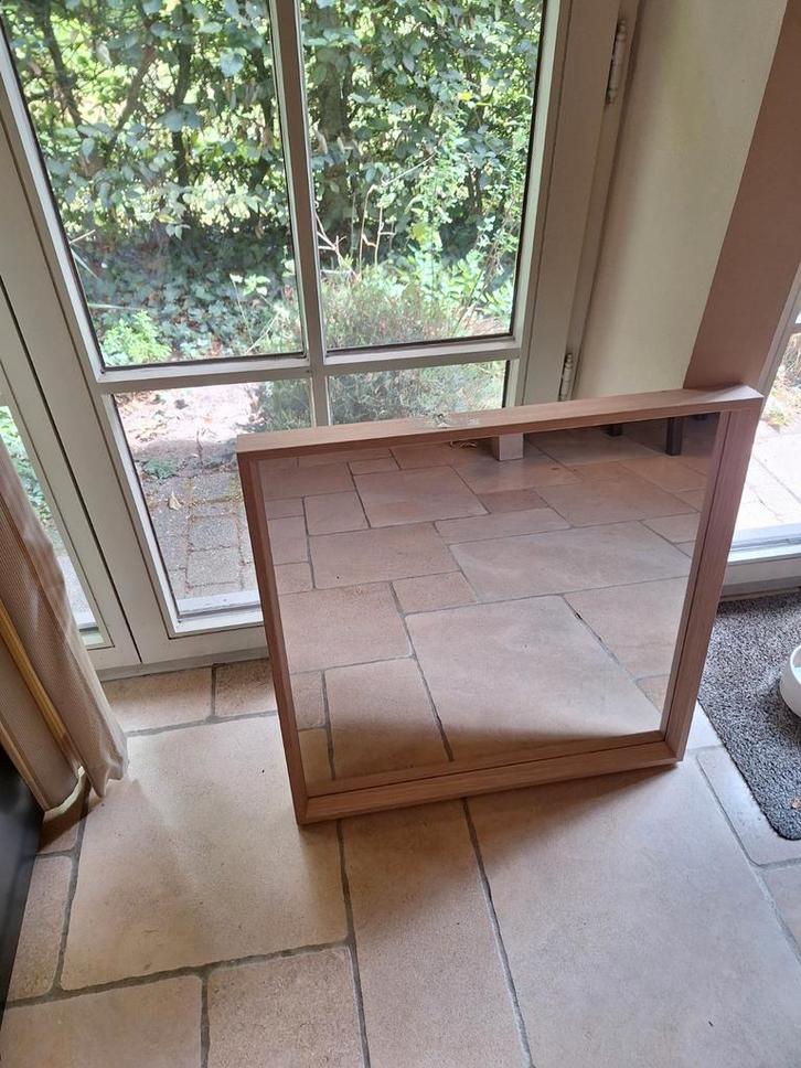 NISSEDAL Spiegel (65x65 cm), Huis en Inrichting, Woonaccessoires | Spiegels, Zo goed als nieuw, Ophalen
