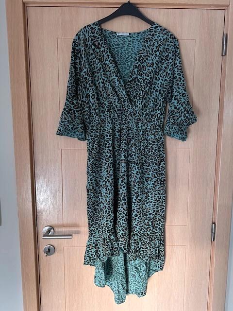 Jurk New Collection maat M (nr6468), Kleding | Dames, Jurken, Zo goed als nieuw, Maat 38/40 (M), Groen, Onder de knie, Ophalen of Verzenden