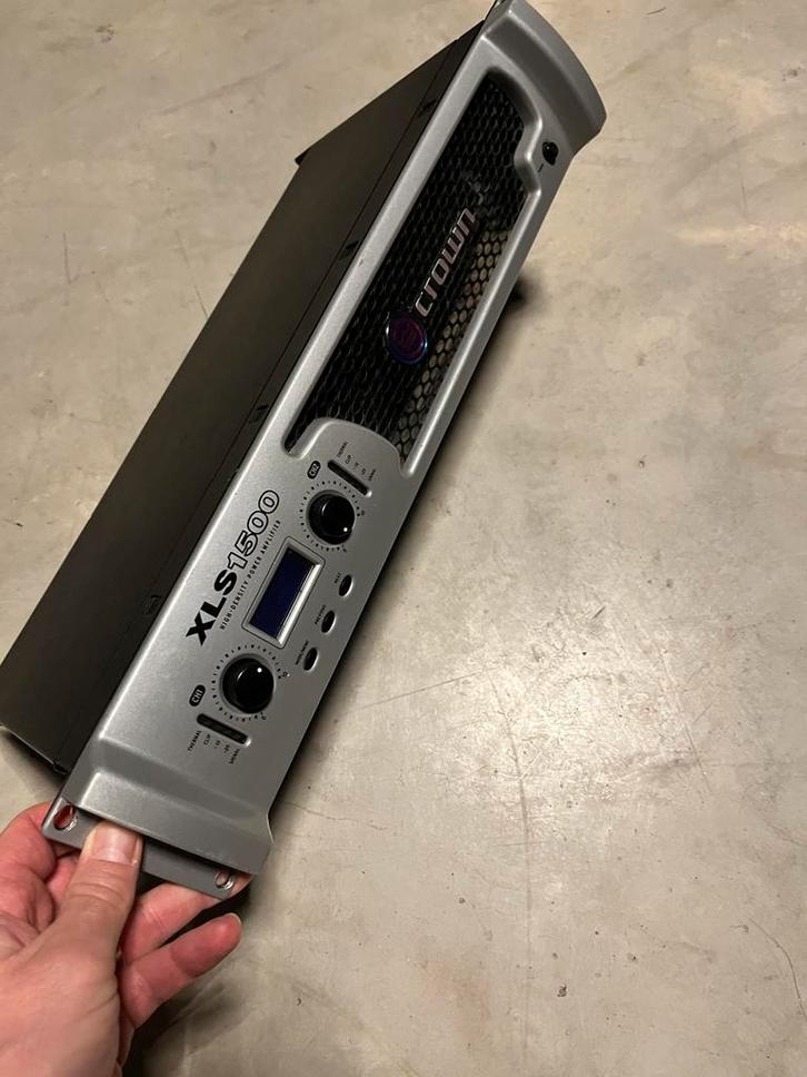 Crown XLS 1500, TV, Hi-fi & Vidéo, Amplificateurs & Ampli-syntoniseurs, Comme neuf, Enlèvement ou Envoi
