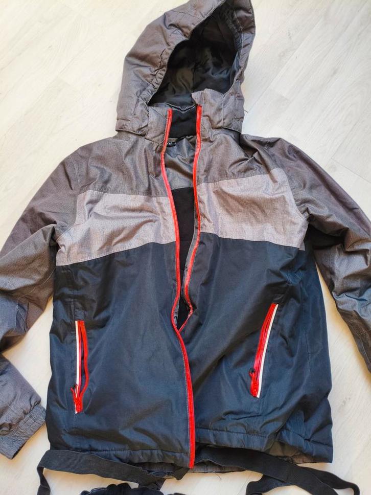 Combinaison ski veste et pantalon 158-164 parfait état, Vêtements | Hommes, Vêtements de sports d'hiver, Comme neuf, Pantalon