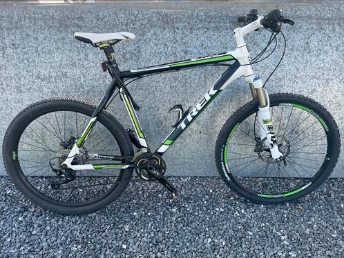 Fiets trek 8000 in zeer goed staat, Fietsen en Brommers, Fietsen | Mountainbikes en ATB, Zo goed als nieuw, Heren, Trek, 53 tot 57 cm
